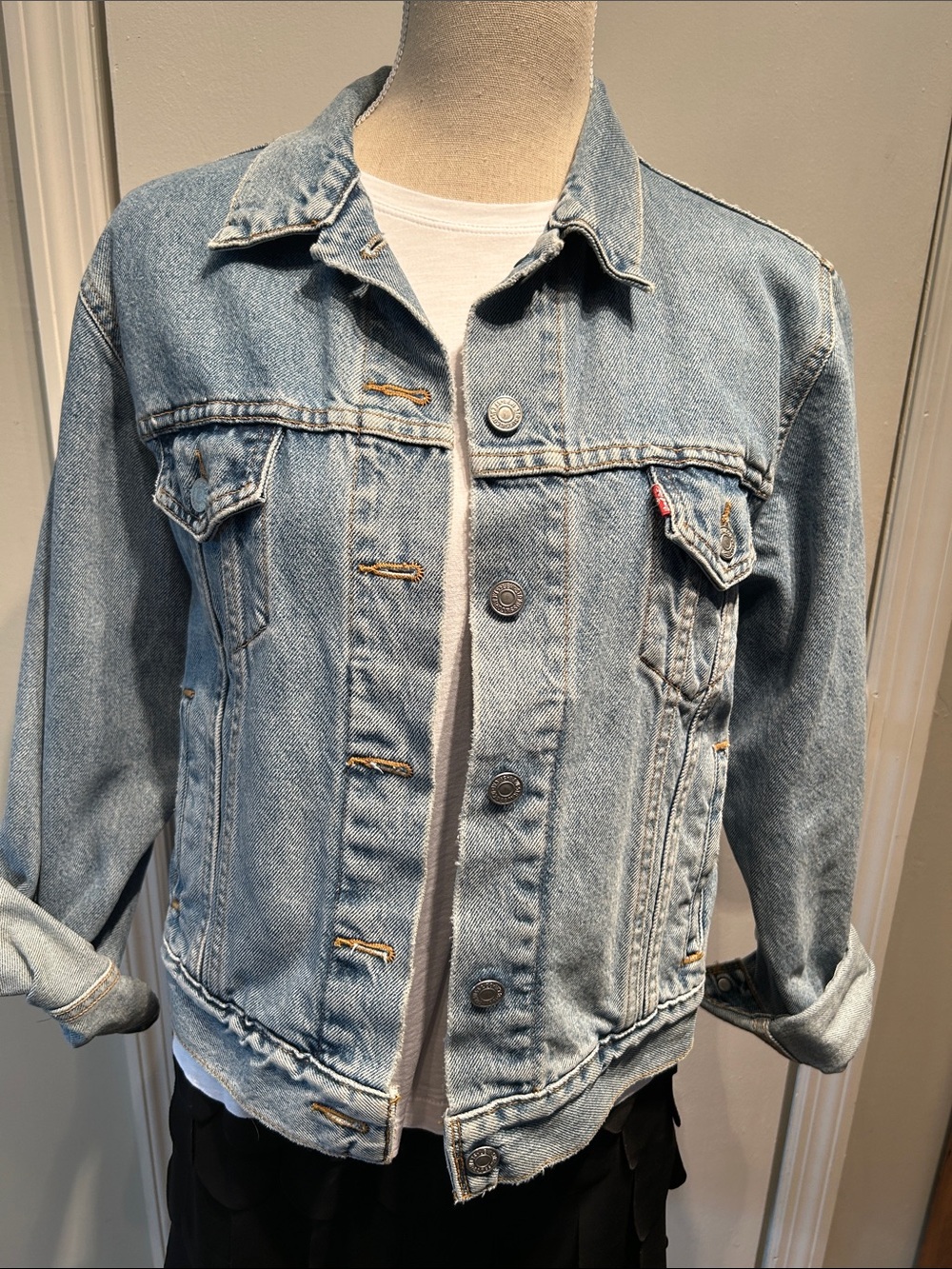 Levi's Men’s Light Blue Vintage 1980’s Style Denim Jacket